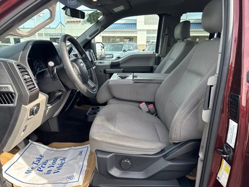 Used 2017 Ford F150 XLT image 9