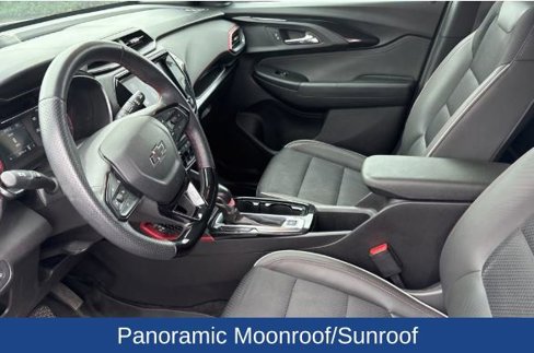Used 2021 Chevrolet TrailBlazer RS w/ Sun and Liftgate Package image 3
