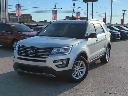 Used 2017 Ford Explorer XLT w/ Equipment Group 202A image 1