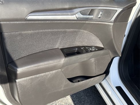 Used 2014 Ford Fusion SE image 8