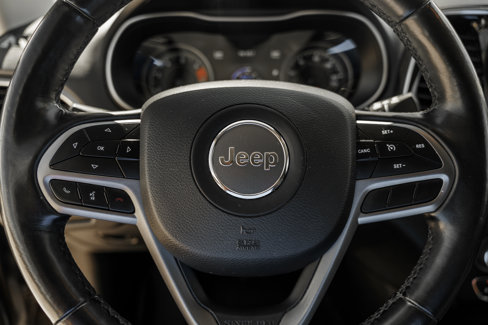 Used 2020 Jeep Cherokee Limited image 15