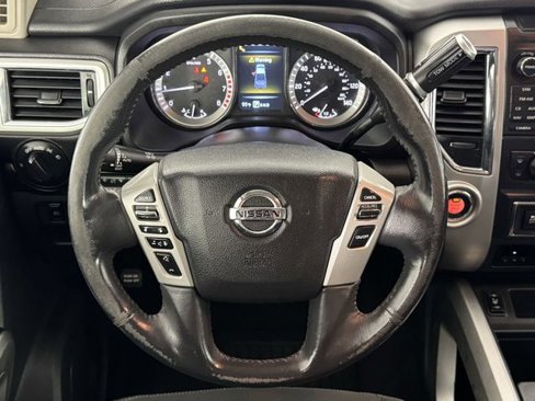 Used 2017 Nissan Titan SV image 12