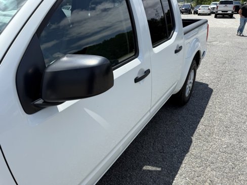 Used 2016 Nissan Frontier SV image 16