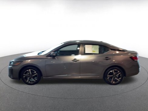 Used 2024 Nissan Sentra SV image 9