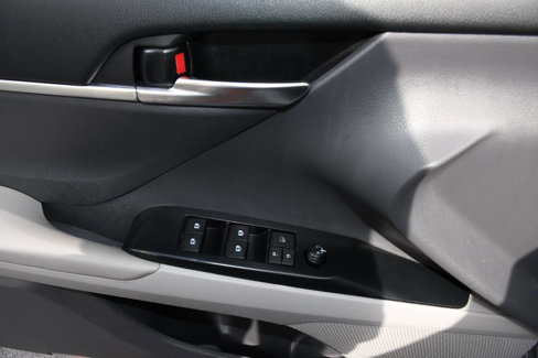 Used 2019 Toyota Camry SE image 14