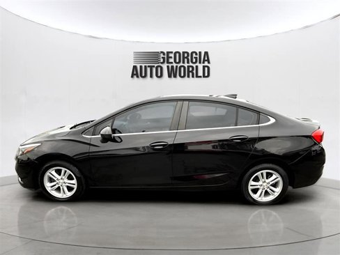 Used 2018 Chevrolet Cruze LT image 2