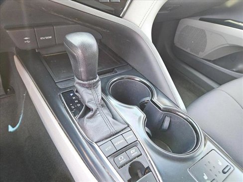 Used 2018 Toyota Camry LE image 13