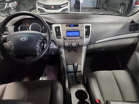 Used 2010 Hyundai Sonata SE image 12