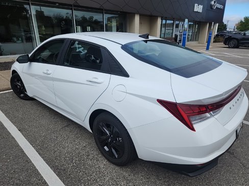 Used 2023 Hyundai Elantra Blue image 10