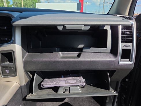 Used 2018 RAM 1500 Classic SLT image 40