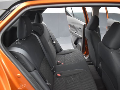 Used 2023 Nissan Kicks SV image 9