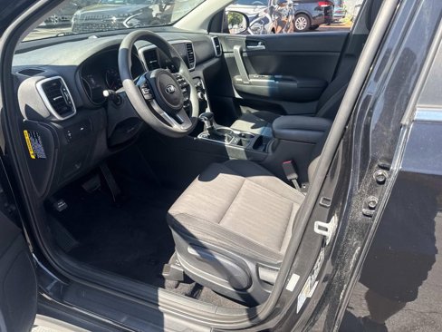 Used 2022 Kia Sportage LX image 17