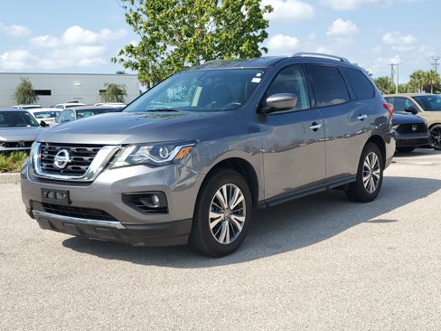 Used 2020 Nissan Pathfinder SV image 9