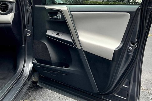 Used 2018 Toyota RAV4 XLE image 22
