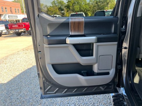 Used 2015 Ford F150 Lariat image 15