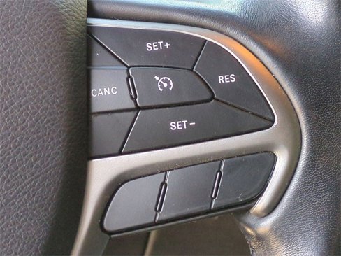 Used 2020 Jeep Grand Cherokee Altitude image 14