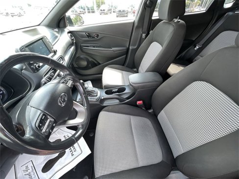 Used 2021 Hyundai Kona Night image 16