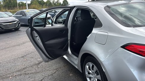 Used 2023 Toyota Corolla LE image 28