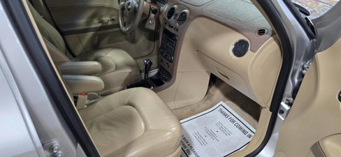 Used 2006 Chevrolet HHR LT w/ Preferred Equipment Group image 16