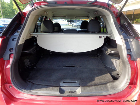 Used 2017 Nissan Rogue SV image 18