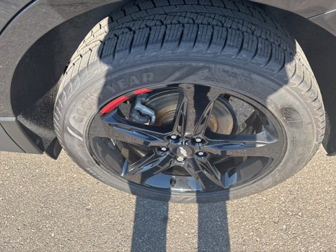 Used 2021 Chevrolet Equinox Premier w/ Redline Edition image 32