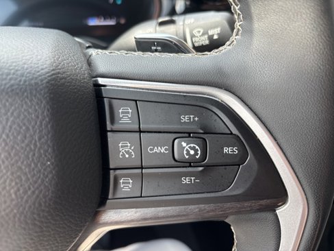 Used 2023 Jeep Grand Cherokee 4WD 4xe image 24