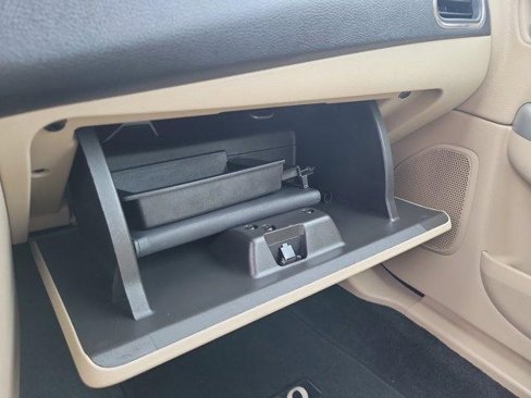 Used 2013 Chrysler 200 Limited image 23