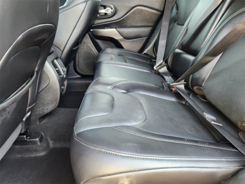Used 2020 Jeep Cherokee Limited image 9