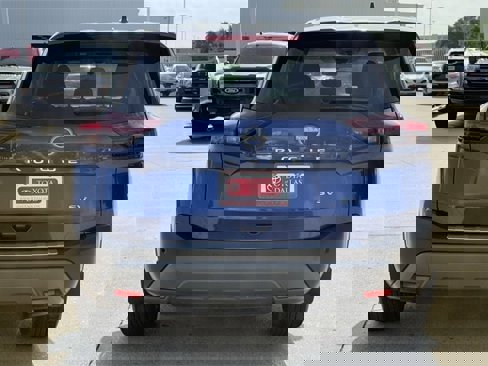 Used 2023 Nissan Rogue SV image 5