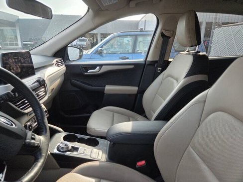 Used 2020 Ford Escape SEL image 10