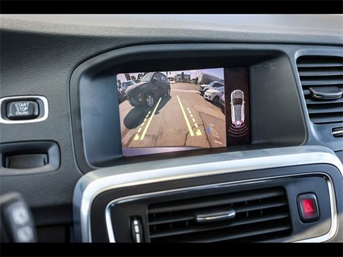 Used 2018 Volvo V60 T5 Cross Country w/ Convenience Package image 26