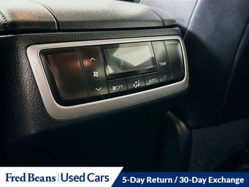 Used 2015 Toyota Highlander XLE image 26