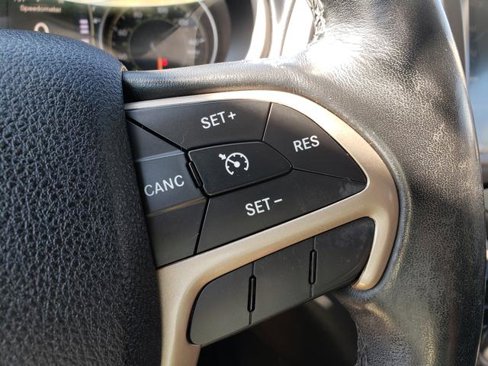Used 2016 Jeep Cherokee Latitude w/ Cold Weather Group image 24