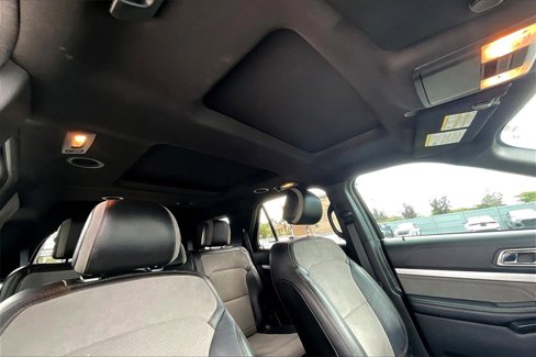 Used 2017 Ford Explorer XLT w/ Equipment Group 202A image 21