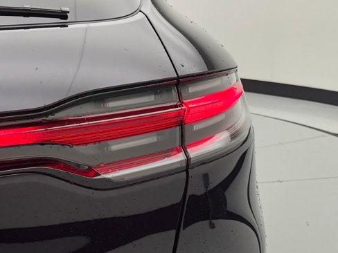 Certified 2024 Porsche Macan image 45