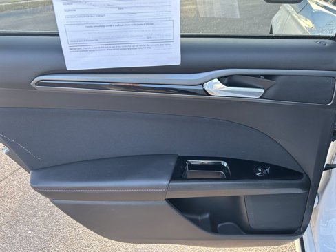 Used 2015 Ford Fusion SE image 26