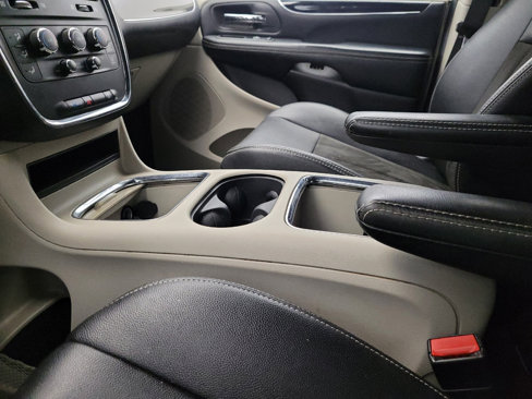 Used 2019 Dodge Grand Caravan SXT image 26