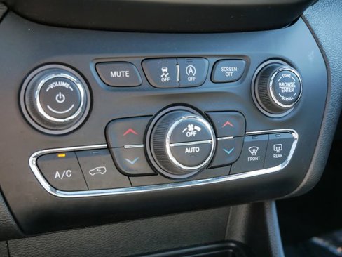 Certified 2021 Jeep Cherokee Latitude Lux 80th Anniv w/ Quick Order Package 26U 80TH image 22