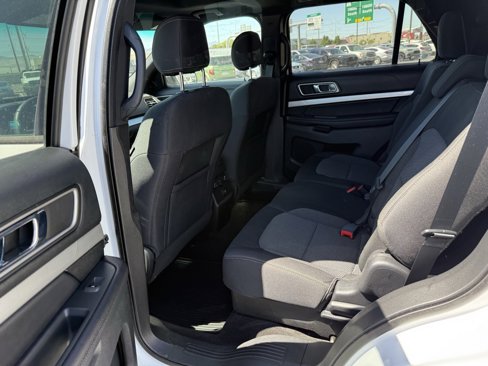 Used 2017 Ford Explorer XLT w/ Equipment Group 201A image 21