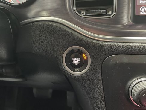 Used 2018 Dodge Charger SXT image 23