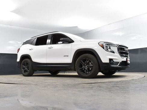 Used 2023 GMC Terrain AT4 image 25