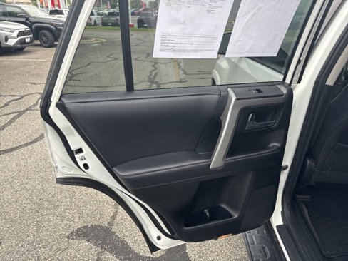 Used 2018 Toyota 4Runner SR5 Premium image 11