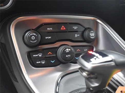 Used 2019 Dodge Challenger SXT image 15