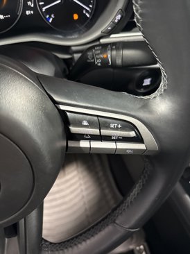 Used 2022 MAZDA MAZDA3 s image 32