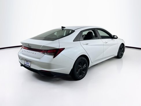 Used 2023 Hyundai Elantra SEL image 5