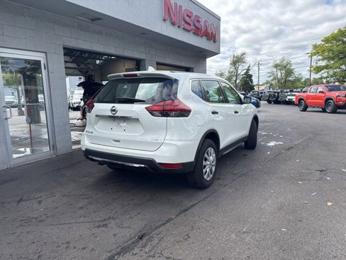 Used 2020 Nissan Rogue S image 2