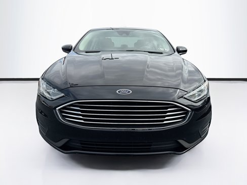 Certified 2019 Ford Fusion SE image 2