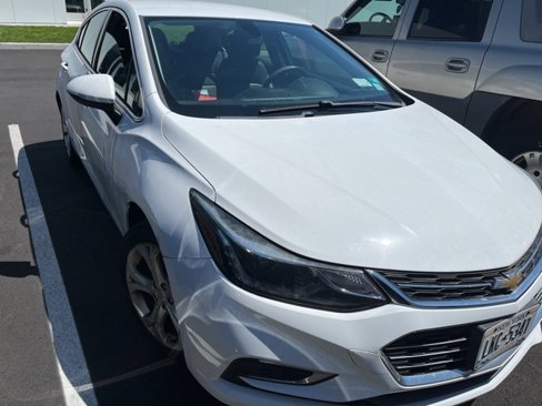 Used 2017 Chevrolet Cruze Premier image 1