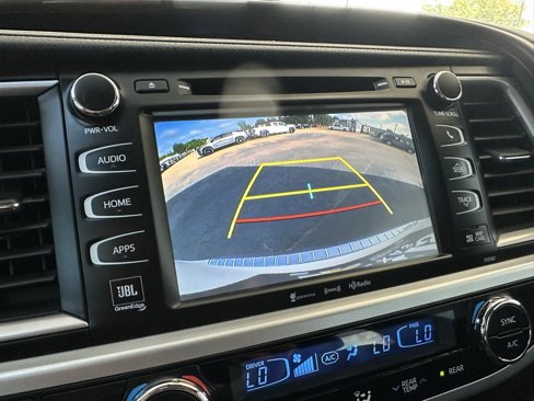 Used 2016 Toyota Highlander Limited image 28