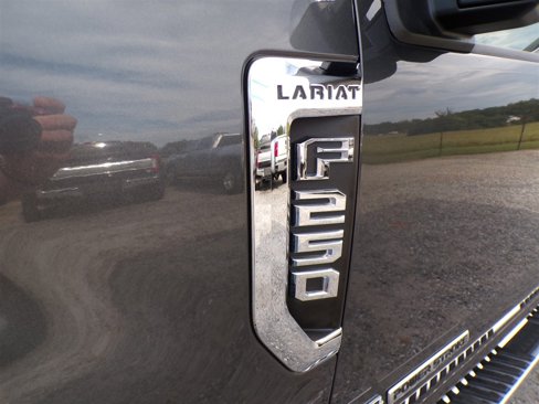 Used 2018 Ford F250 Lariat w/ Lariat Ultimate Package image 19